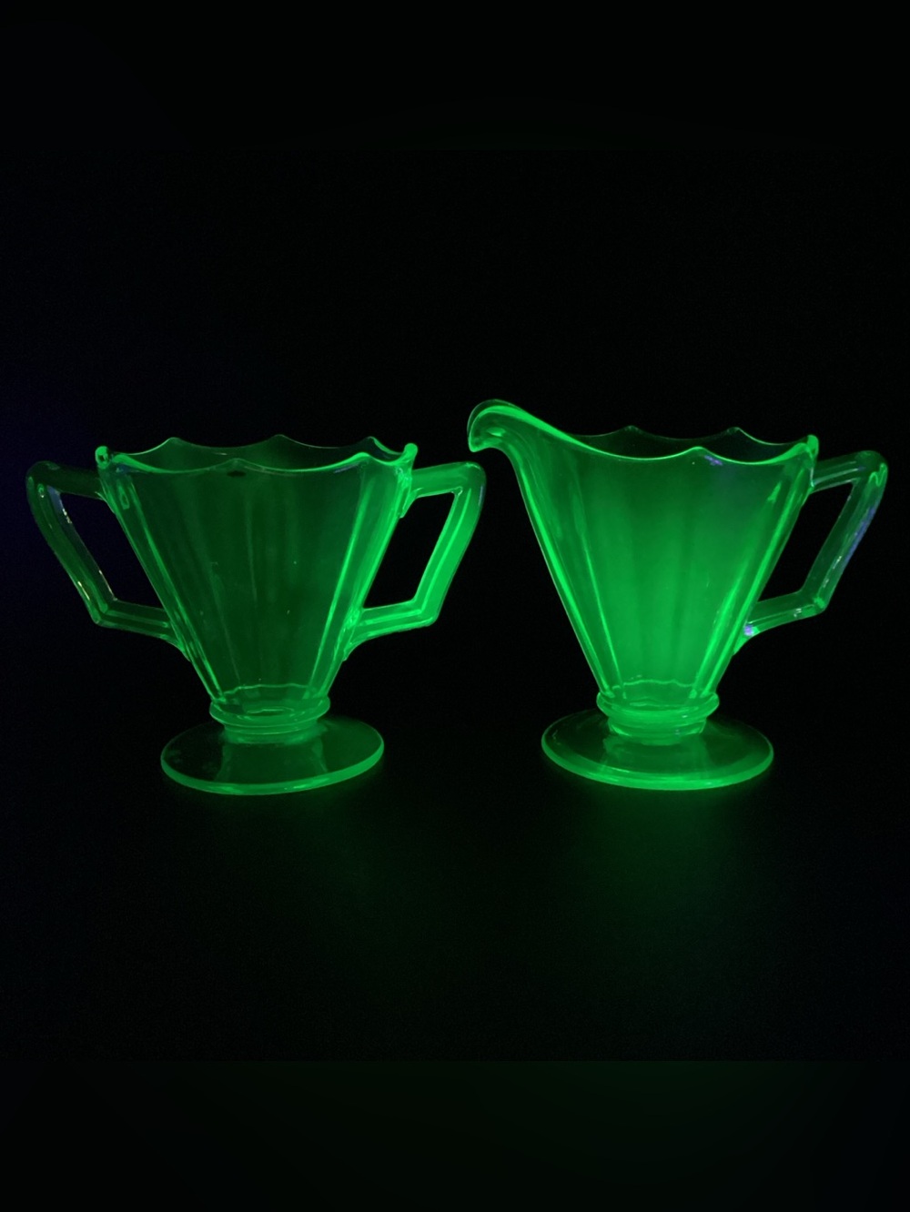 Vintage Imperial Glass Green Uranium UV Glow Molly Open Sugar & Creamer Set